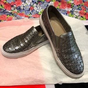 Tory Burch slip on size 8
